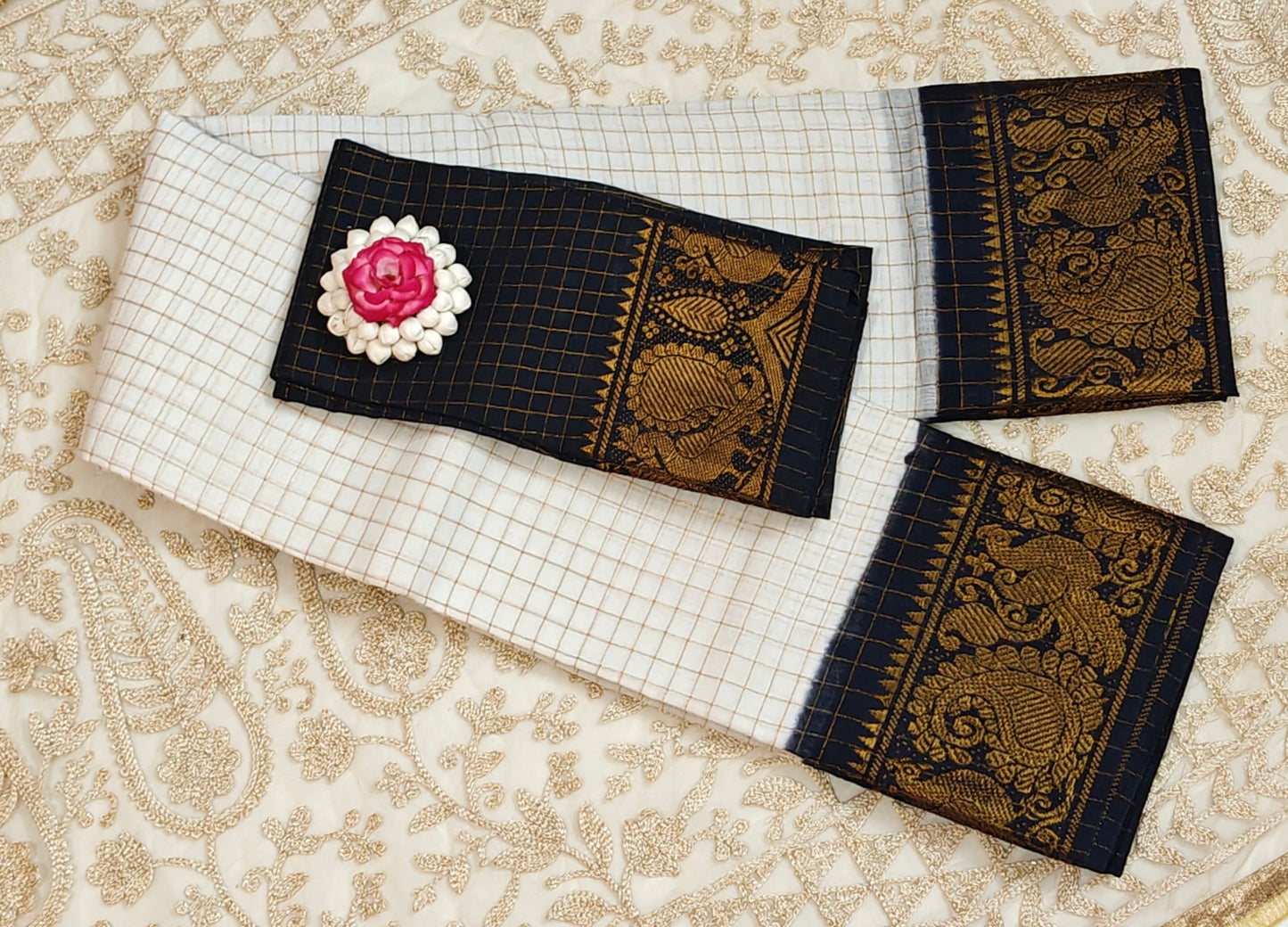 Sungudi zari kattam sarees with Blouse