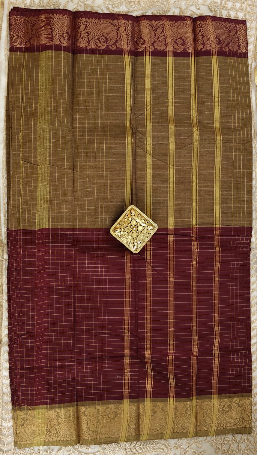 Sungudi Zari – Off and Off Series | maroon & coffee brown Checked Cotton Saree