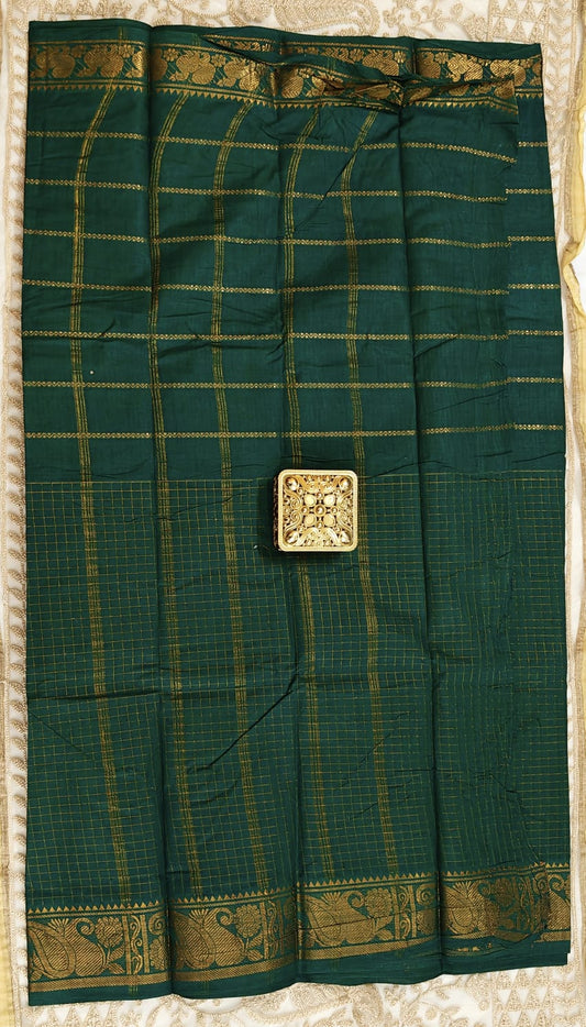 Sungudi Zari Off & Off Veltha with checked Saree