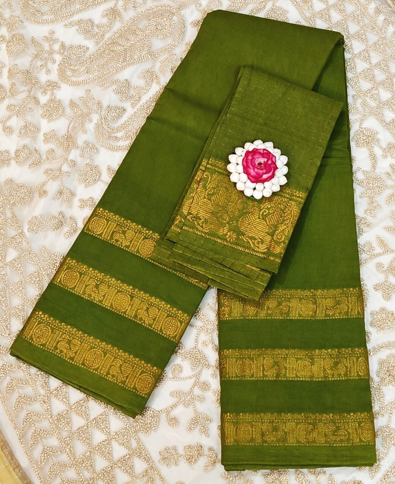 Olive green β Sungudi plain Saree