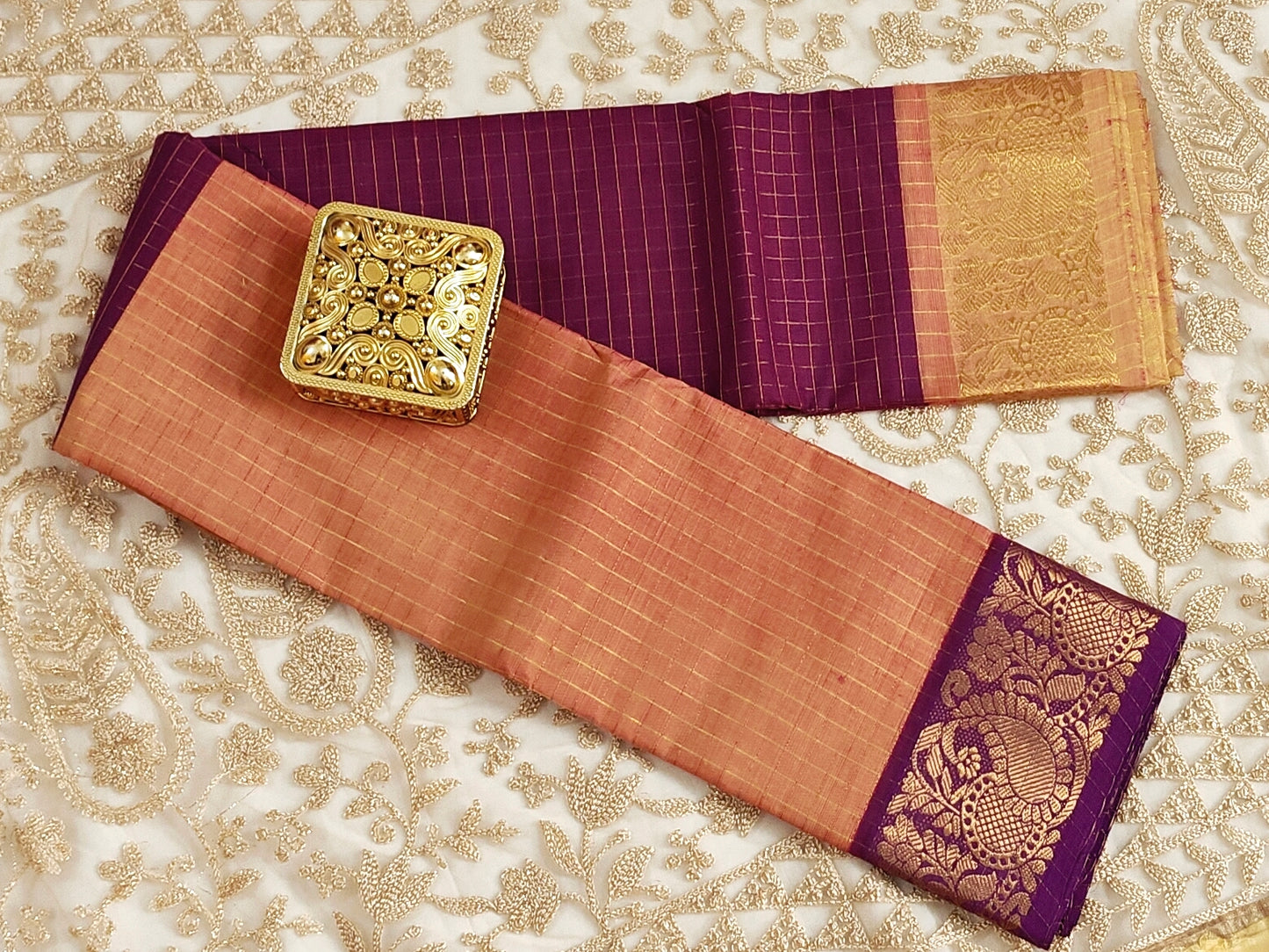 Sungudi Zari – Off and Off Series |light orange & magenda Checked Cotton Saree"