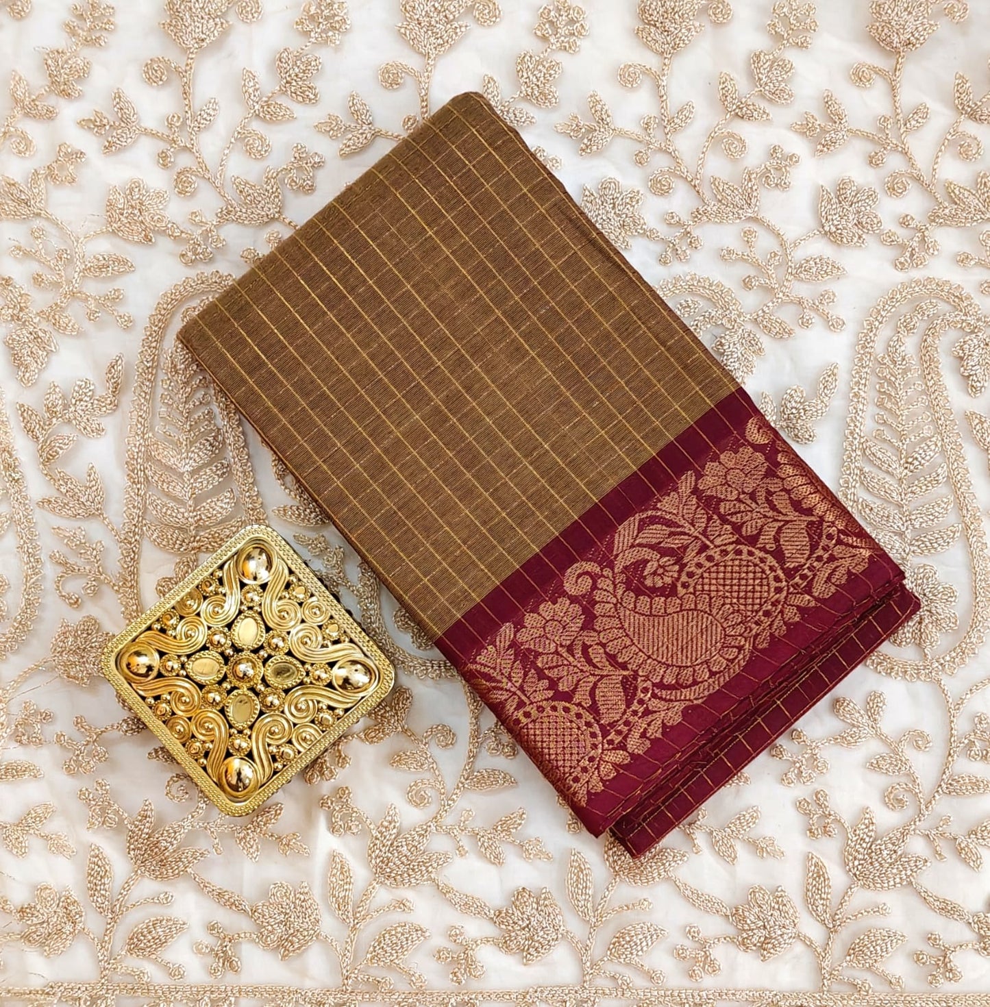 Sungudi Zari – Off and Off Series | maroon & coffee brown Checked Cotton Saree