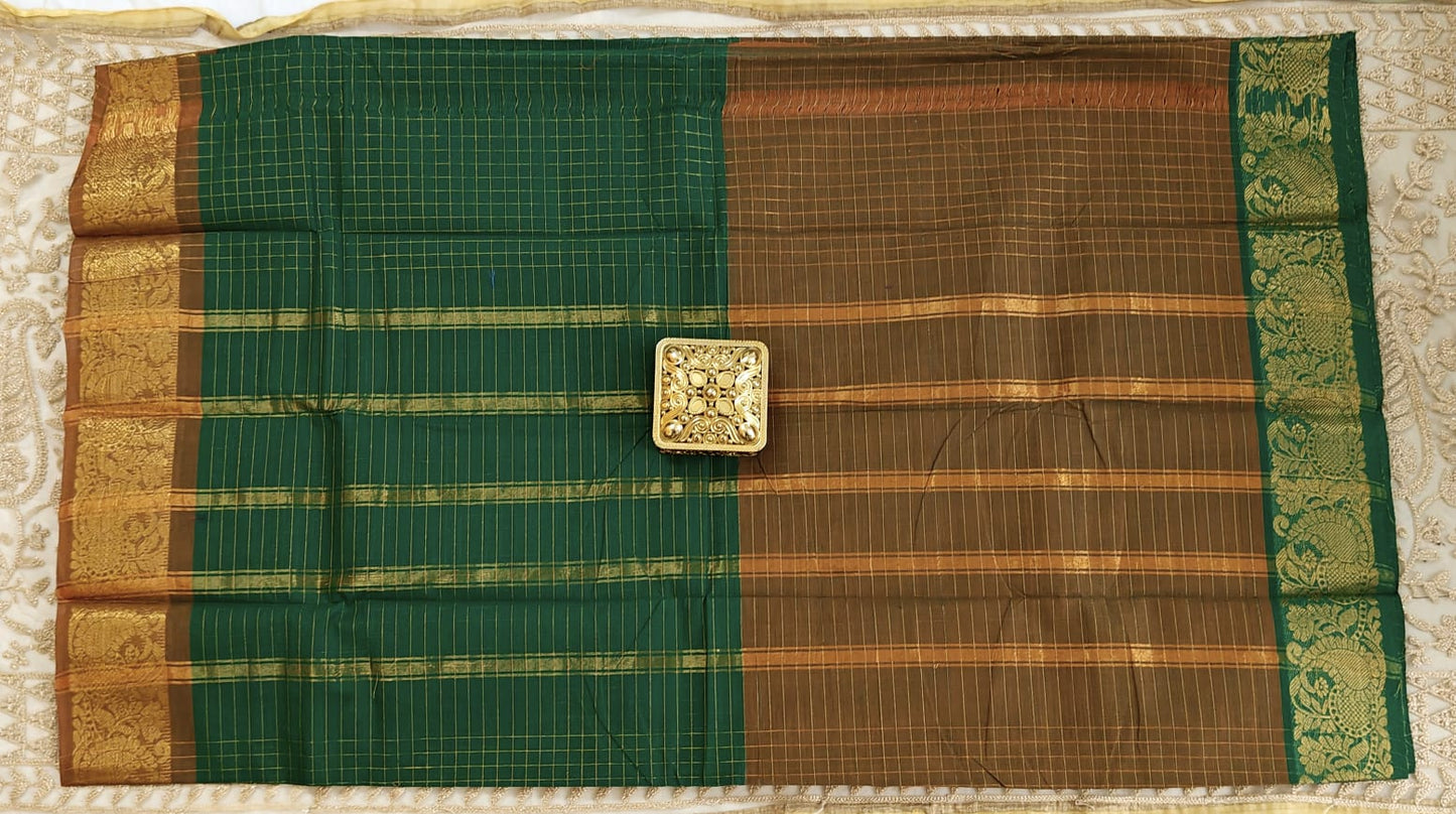 Sungudi Zari β Off and Off Series | Green & Coffee Brown Checked Cotton Saree"