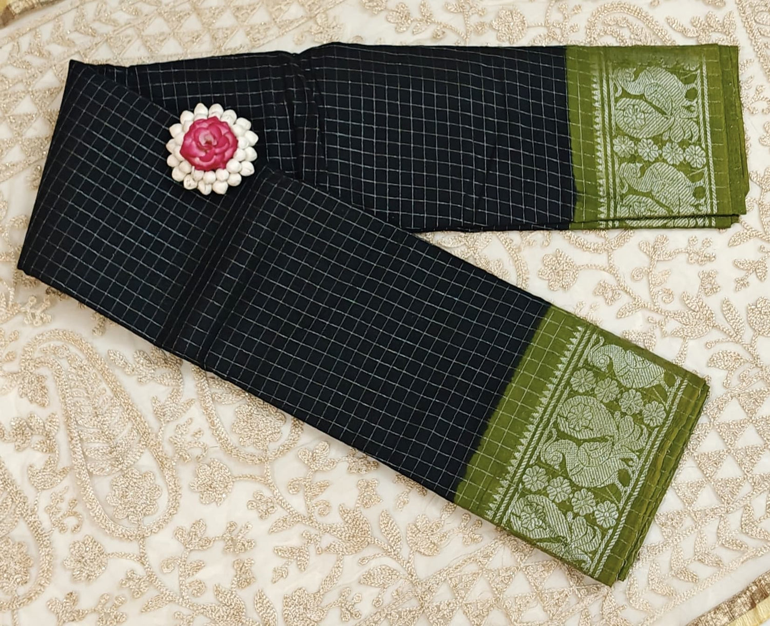 Traditional sungudi silverzari kattam saree