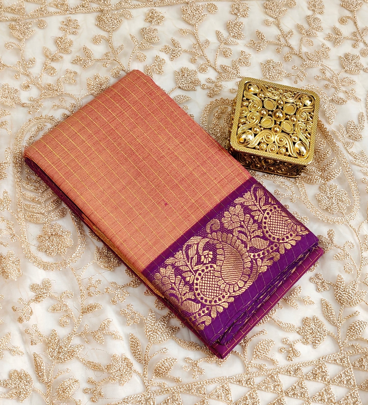 Sungudi Zari – Off and Off Series |light orange & magenda Checked Cotton Saree"