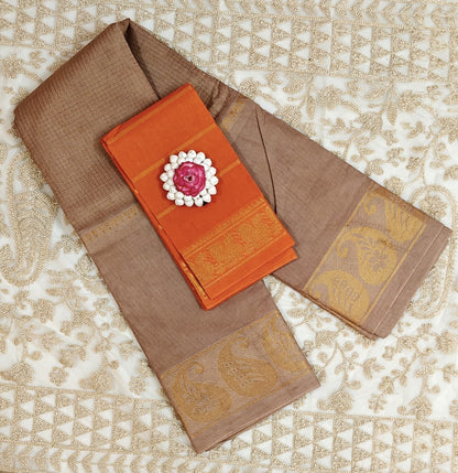 Upper and bottom plain with middle checks